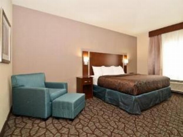 Holiday Inn Express & Suites Junction City image 27