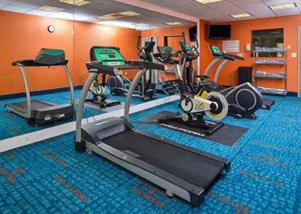 Holiday Inn Express & Suites Junction City 9
